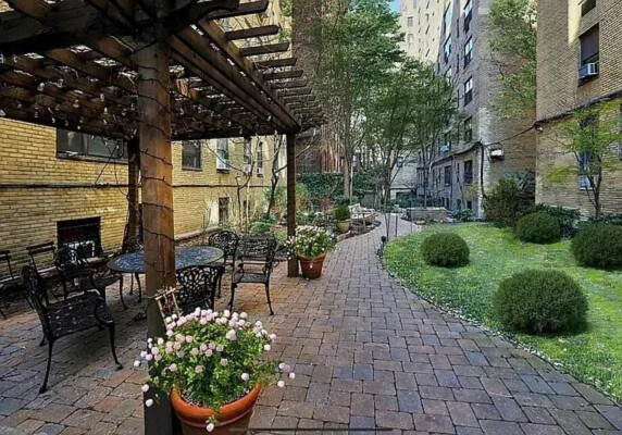 434 E 52ND Street 2D