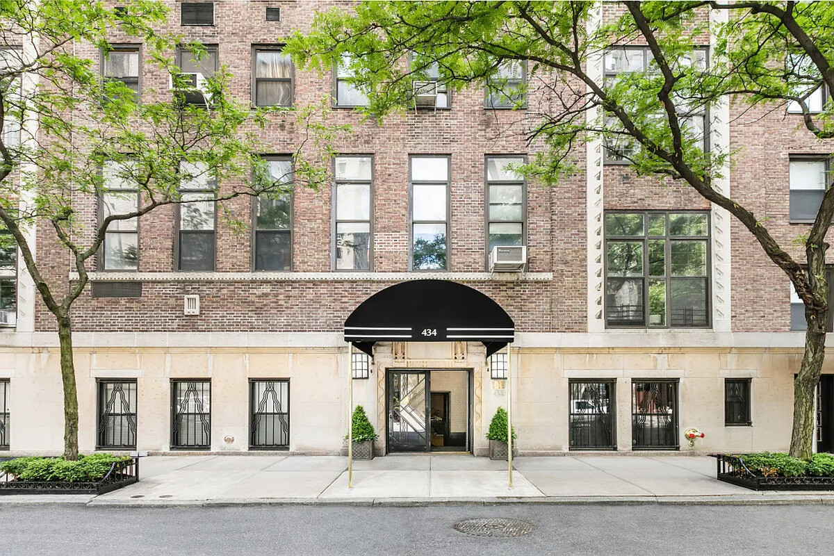 434 E 52ND Street 2D