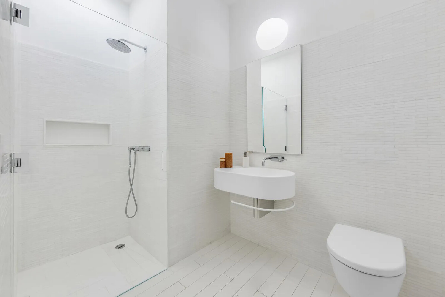 56 LEONARD Street 22AE