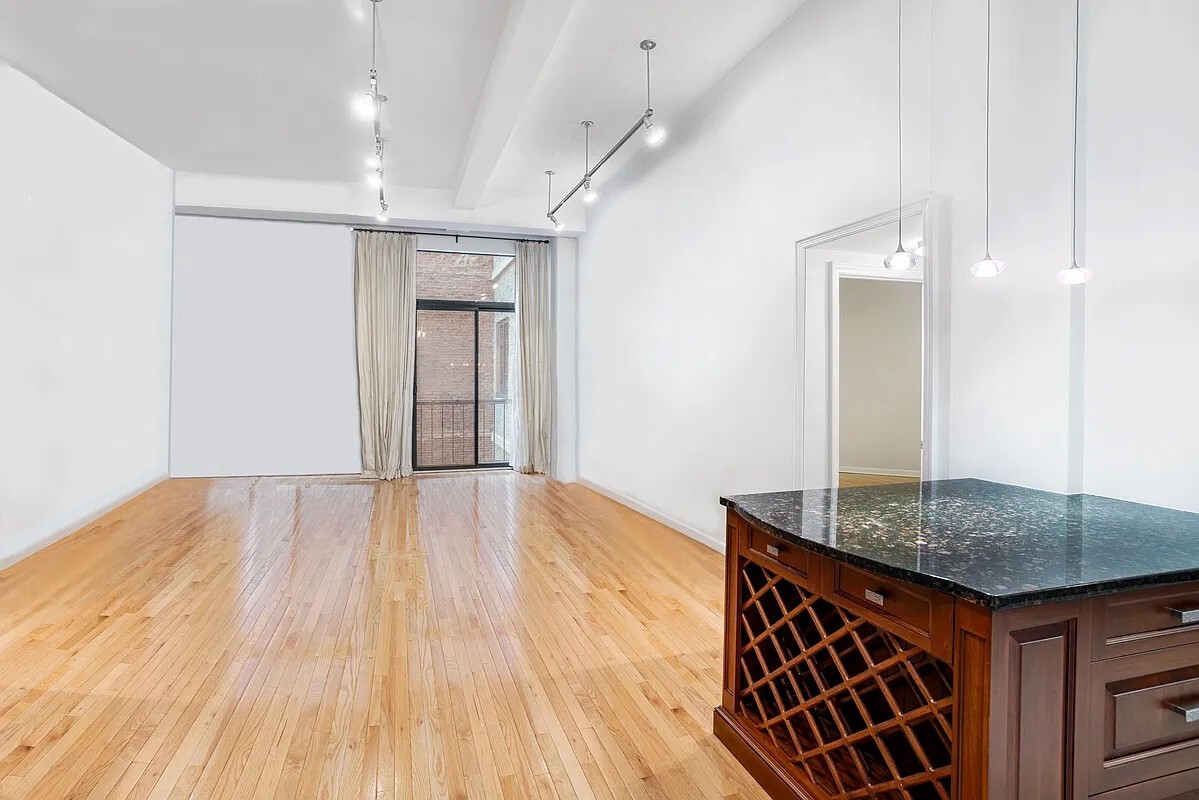 254 PARK Avenue S 8R