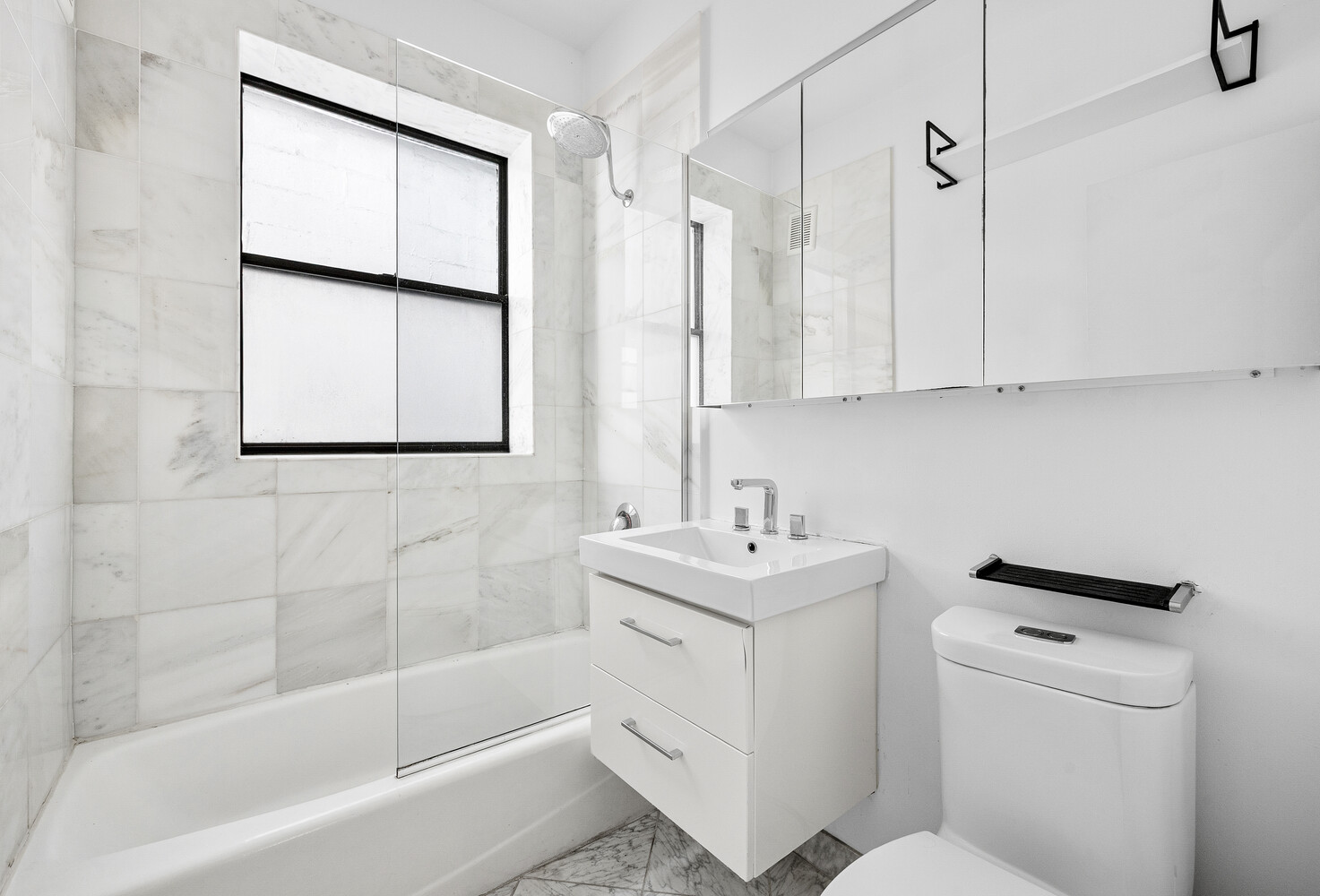 325 W 52ND Street PHD