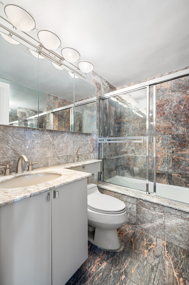 45 E END Avenue 20D