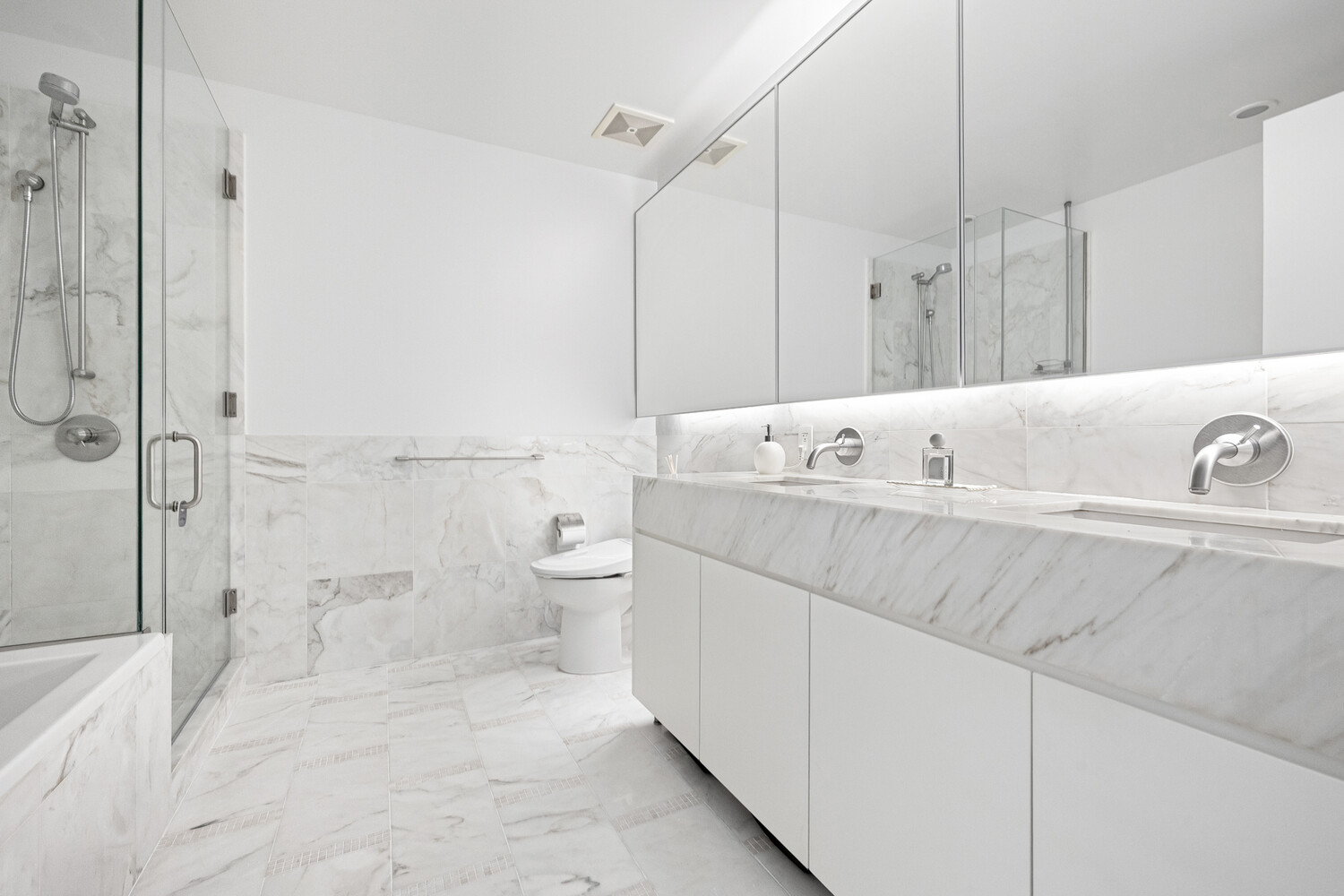 200 CHAMBERS Street 10A