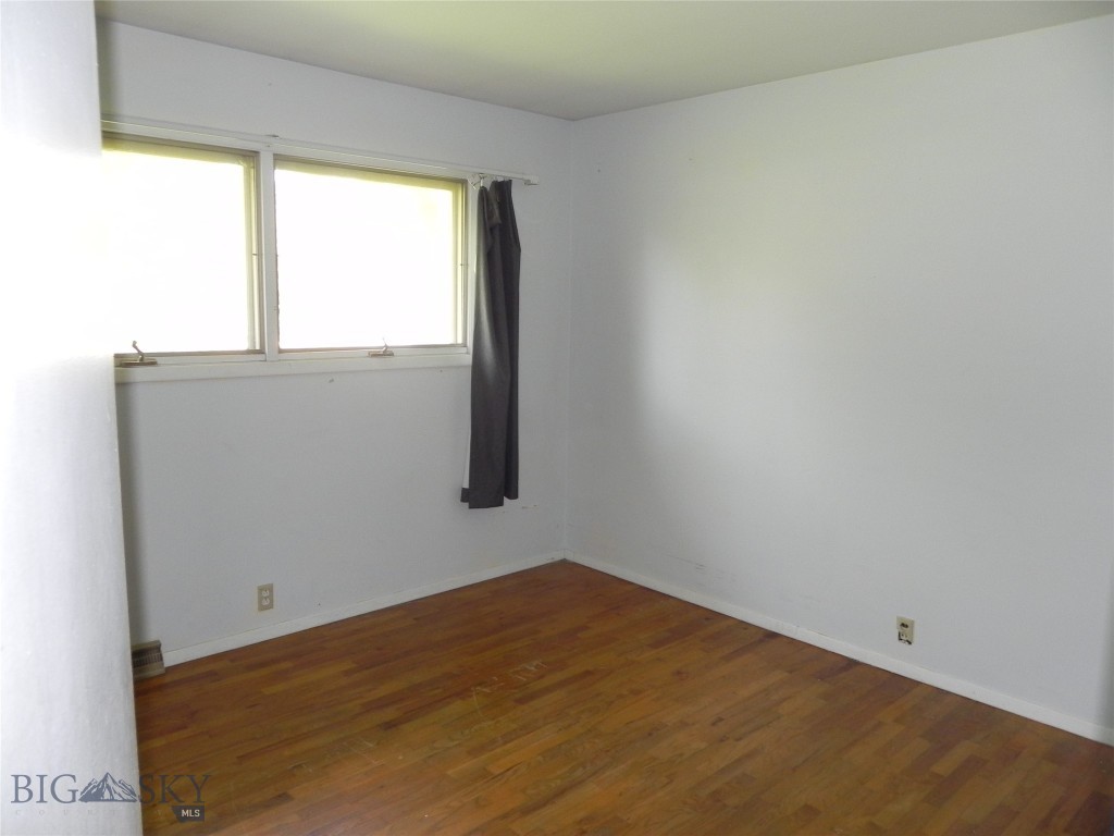 1504 S Willson