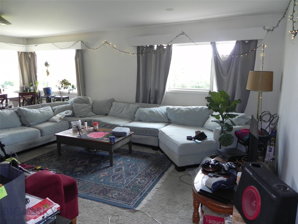 1504 S Willson