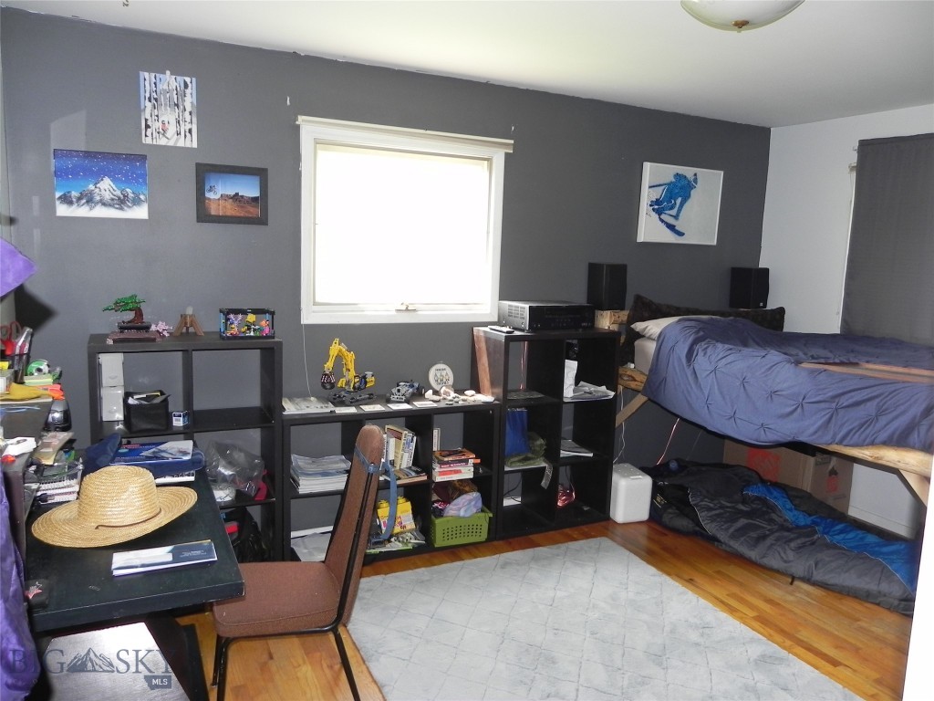 1504 S Willson