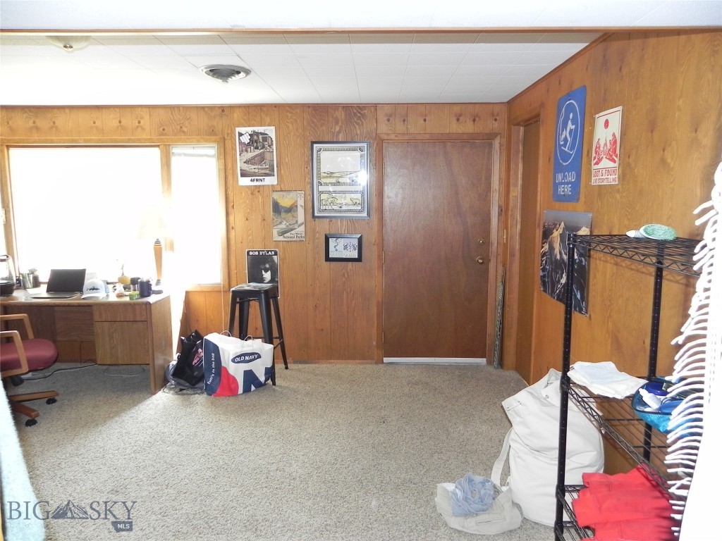 1504 S Willson