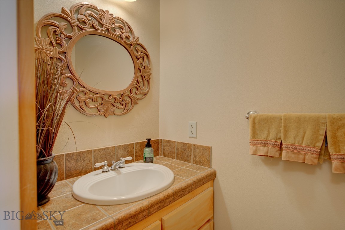 13515 Cottonwood Canyon. Road