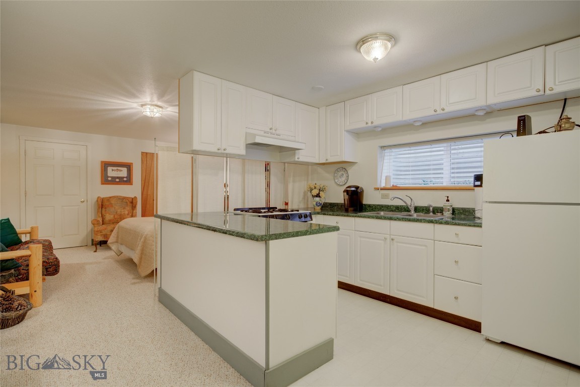 13515 Cottonwood Canyon. Road