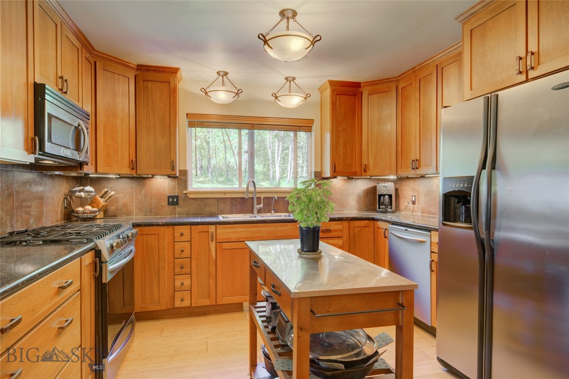 13515 Cottonwood Canyon. Road