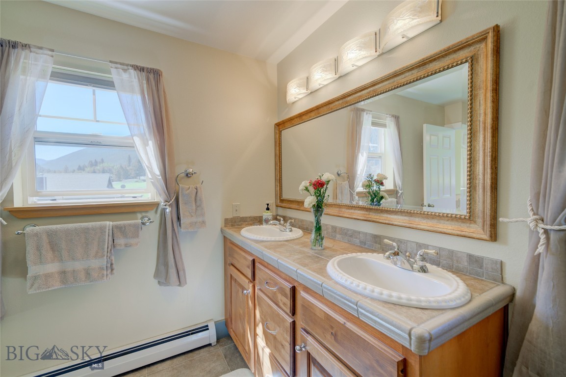 13515 Cottonwood Canyon. Road