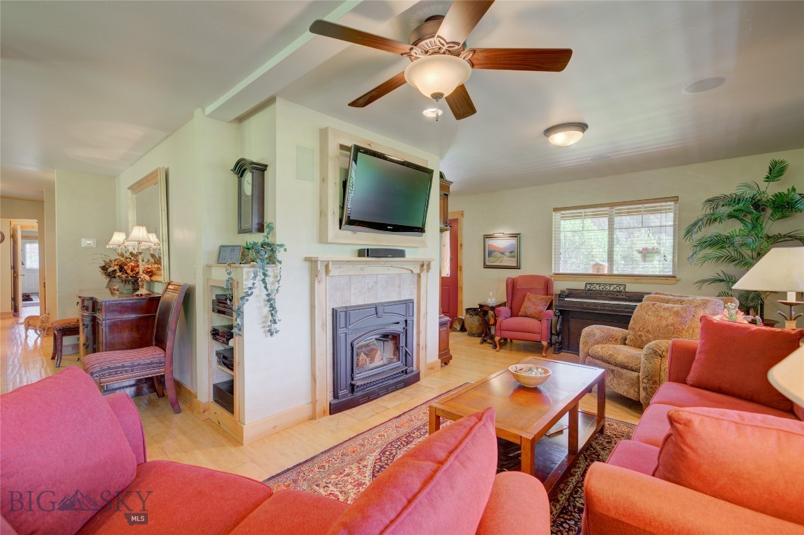 13515 Cottonwood Canyon. Road