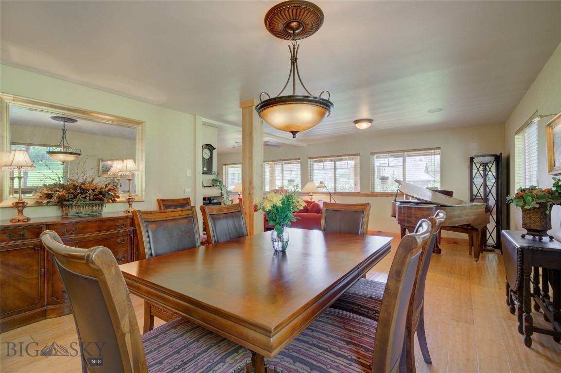 13515 Cottonwood Canyon. Road