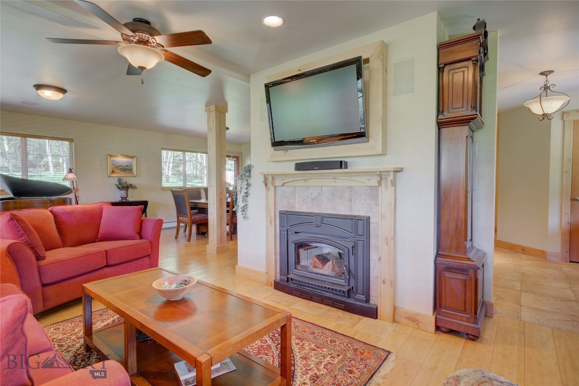 13515 Cottonwood Canyon. Road