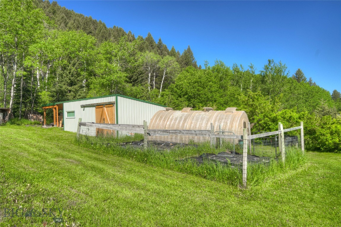 13515 Cottonwood Canyon. Road