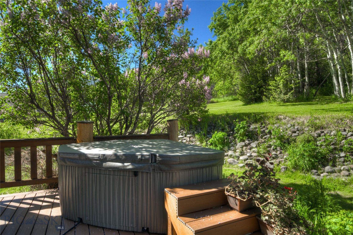 13515 Cottonwood Canyon. Road