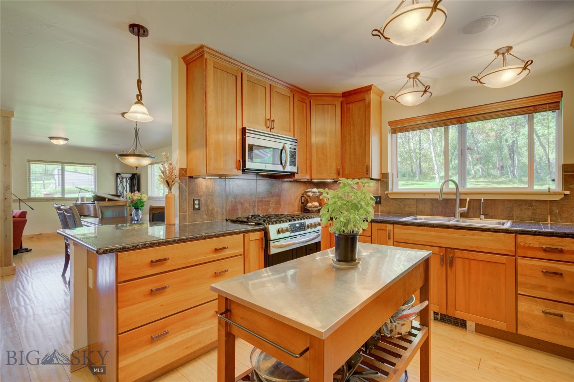 13515 Cottonwood Canyon. Road