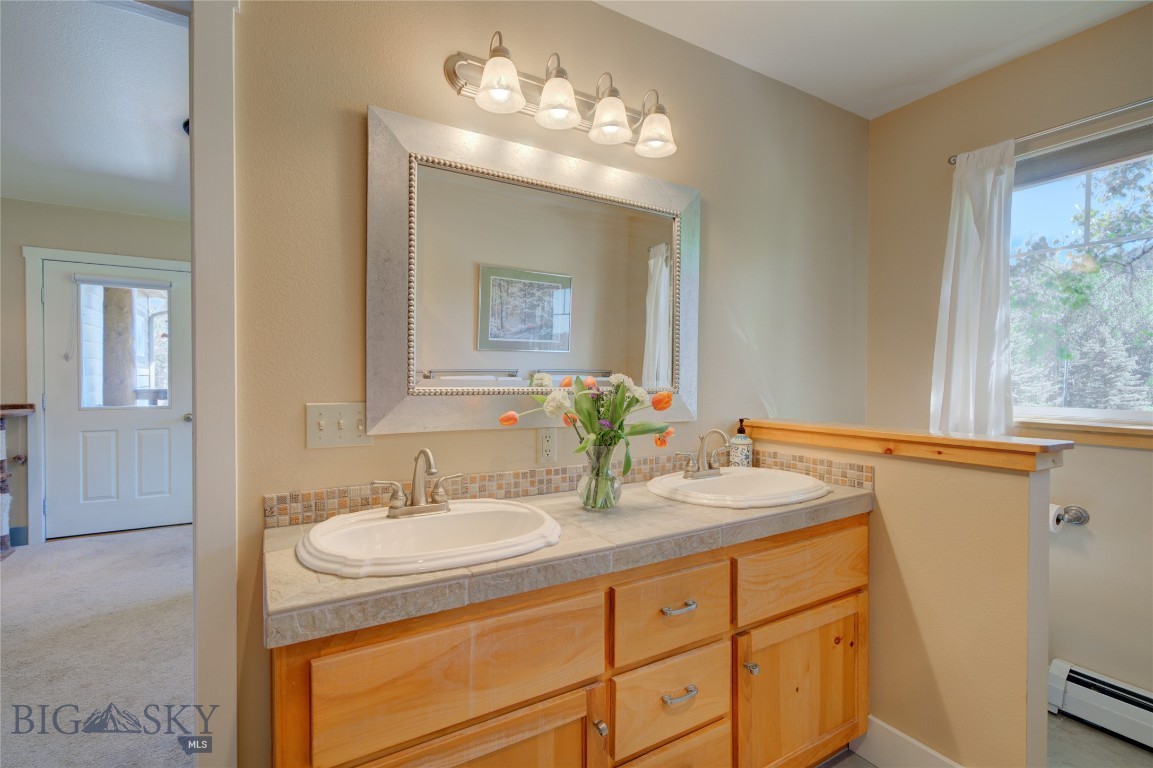 13515 Cottonwood Canyon. Road