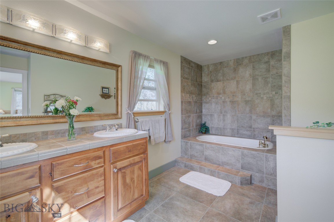 13515 Cottonwood Canyon. Road