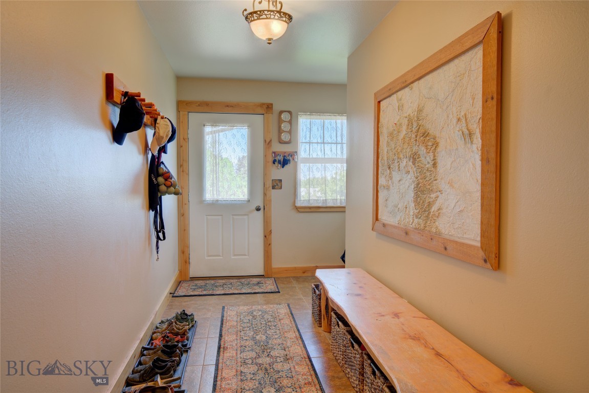 13515 Cottonwood Canyon. Road