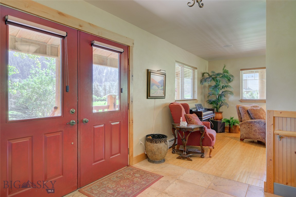 13515 Cottonwood Canyon. Road