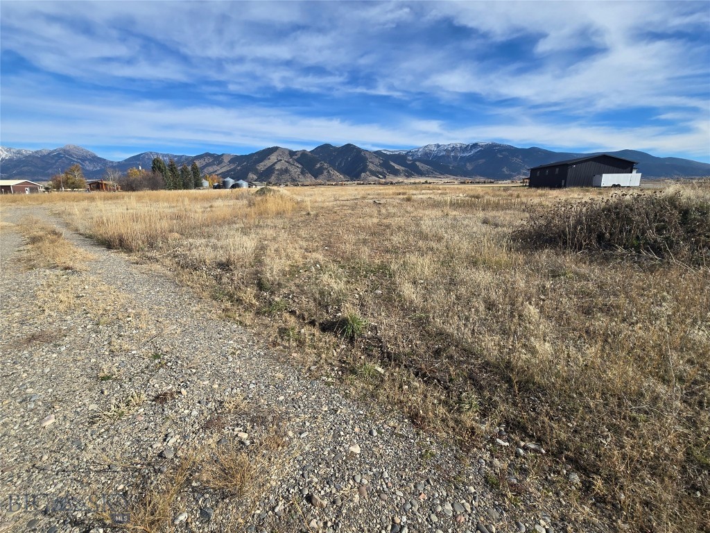 6114 SPRINGHILL Road