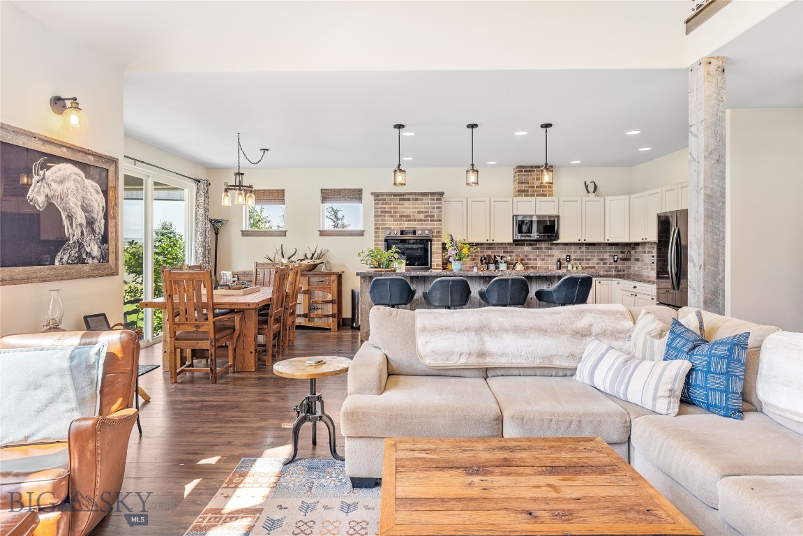31 Coolwater Way