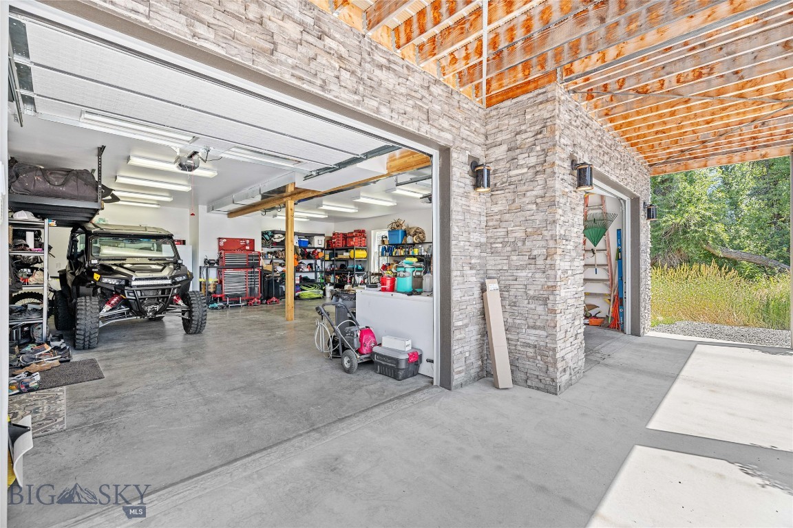 31 Coolwater Way