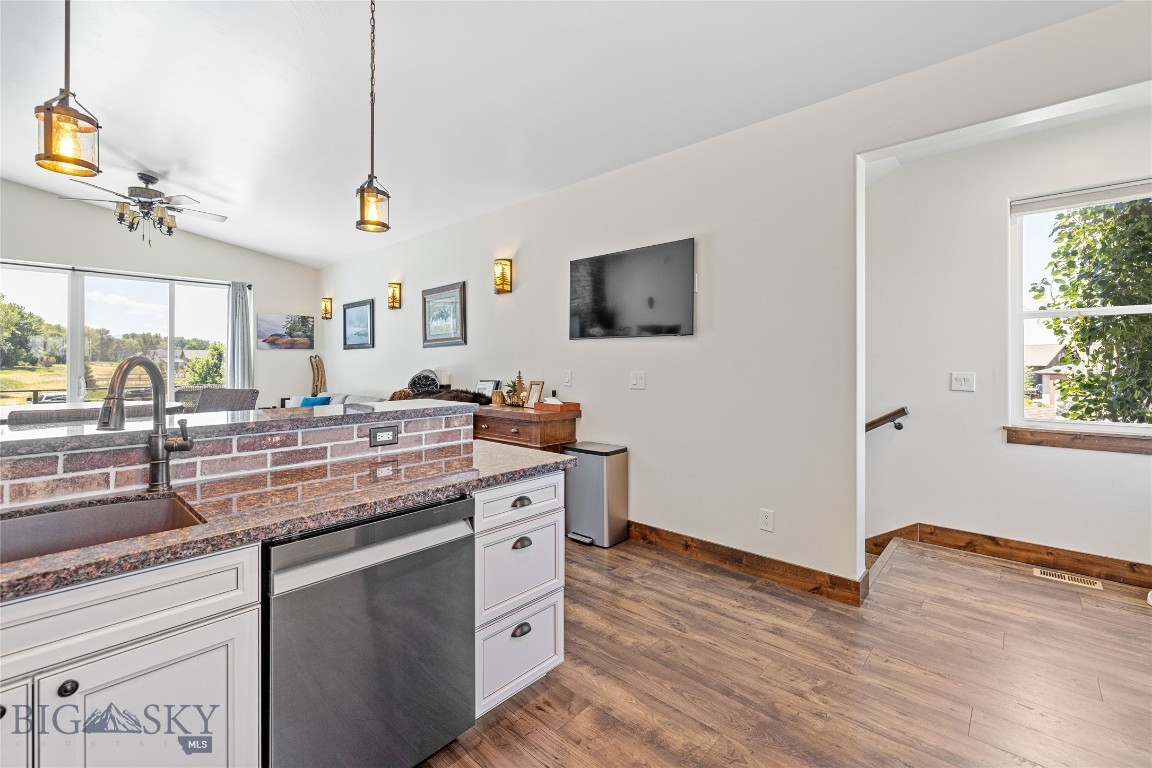 31 Coolwater Way