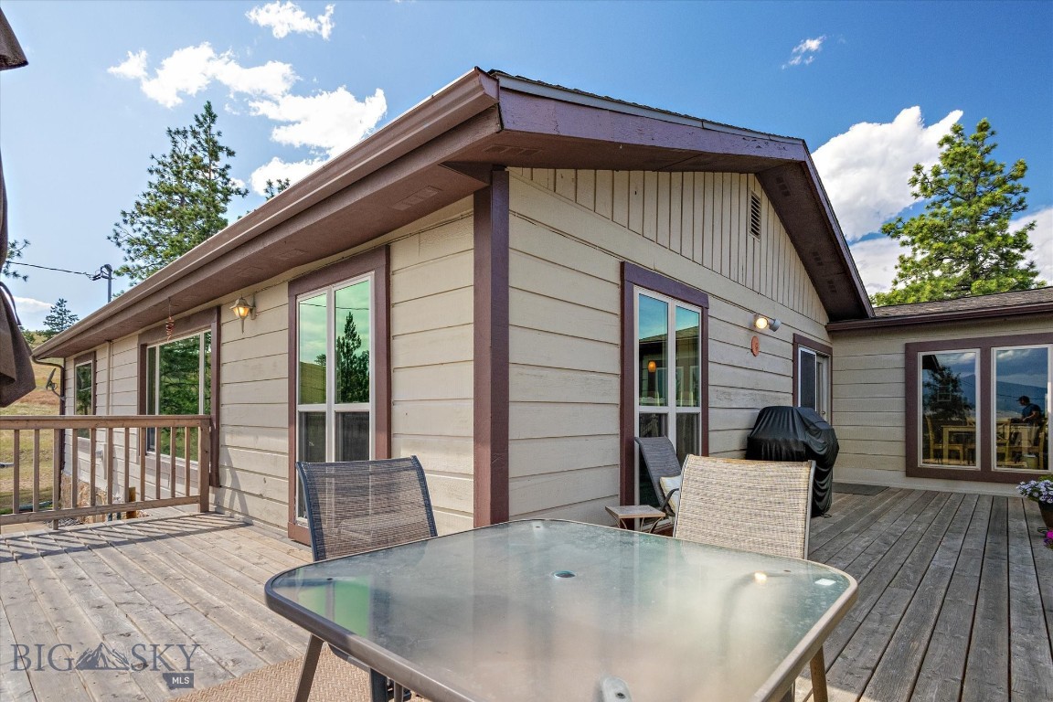 6285 Elkhorn