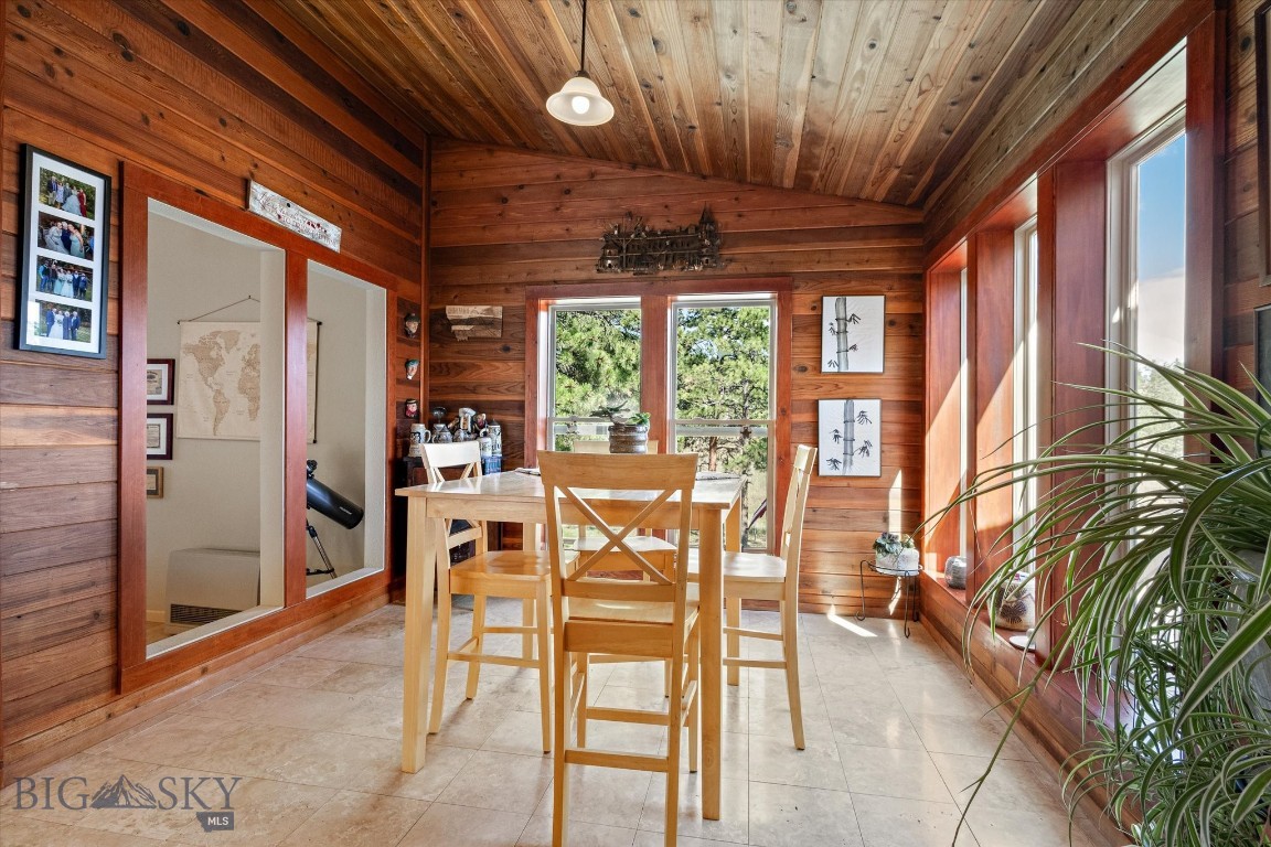 6285 Elkhorn