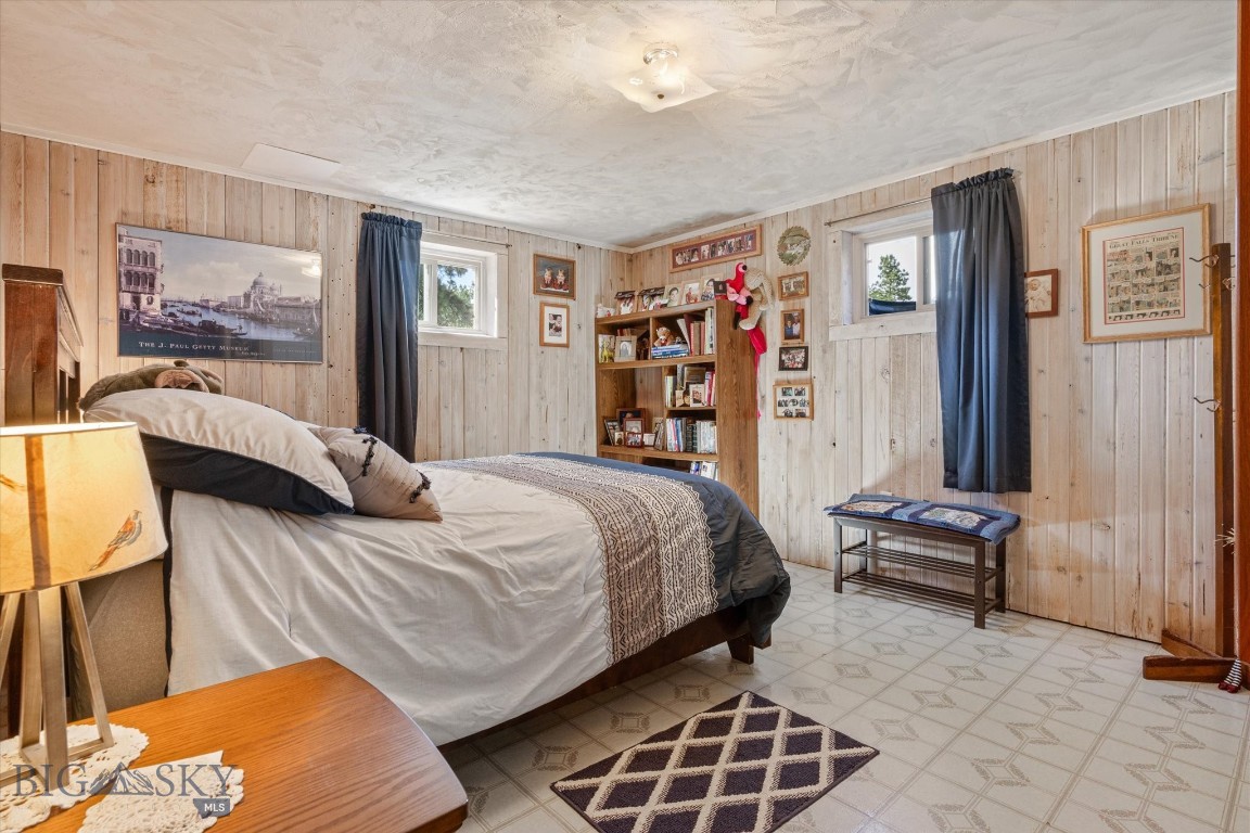 6285 Elkhorn