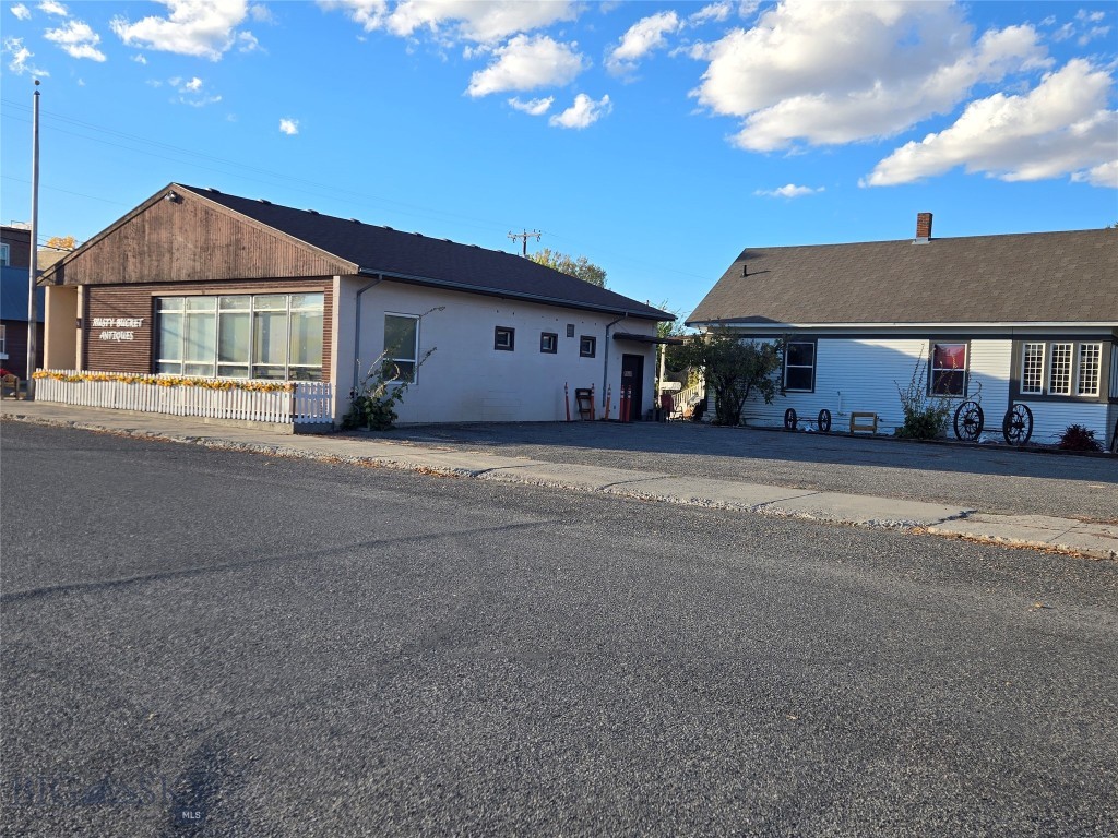 16 E Cedar Street