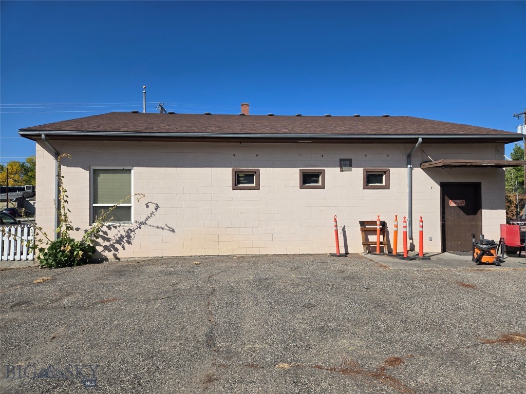16 E Cedar Street
