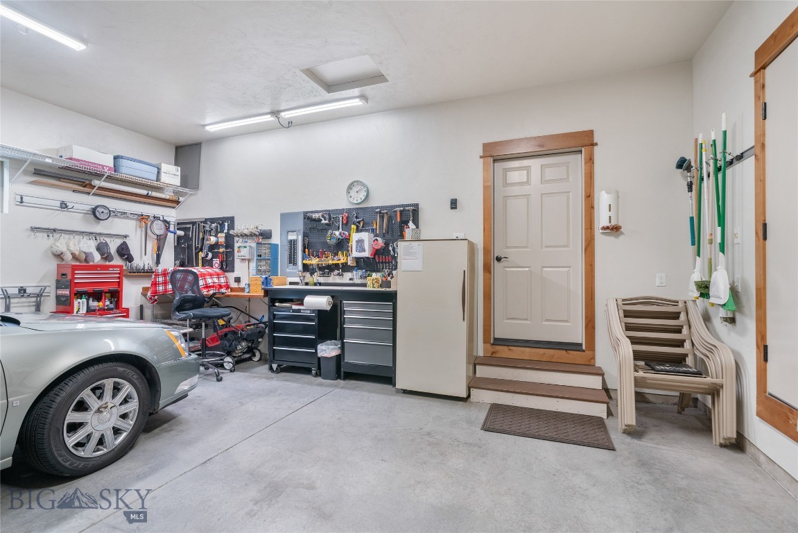 890 Flanders Creek Avenue