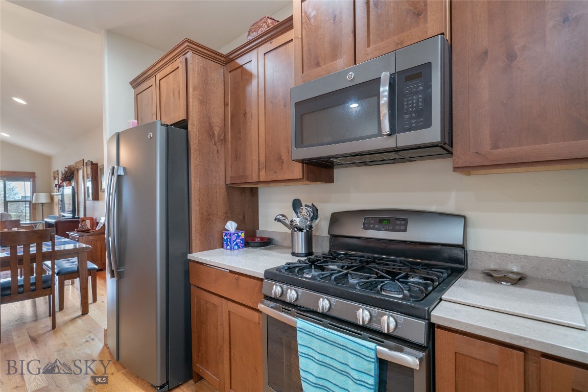 890 Flanders Creek Avenue