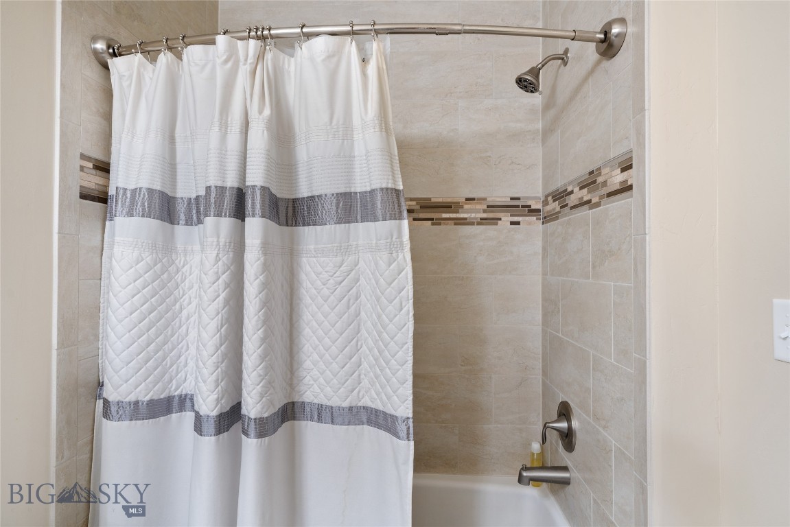 890 Flanders Creek Avenue