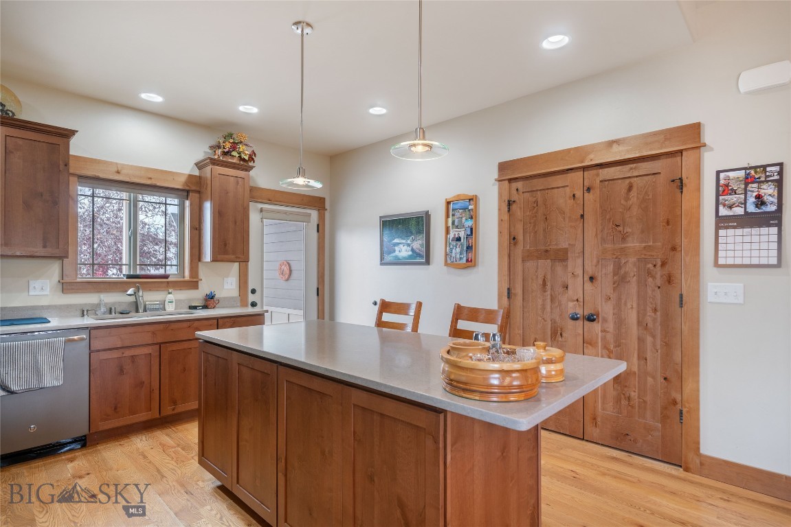 890 Flanders Creek Avenue