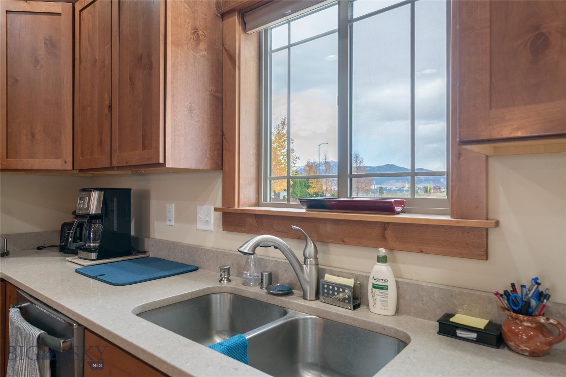 890 Flanders Creek Avenue