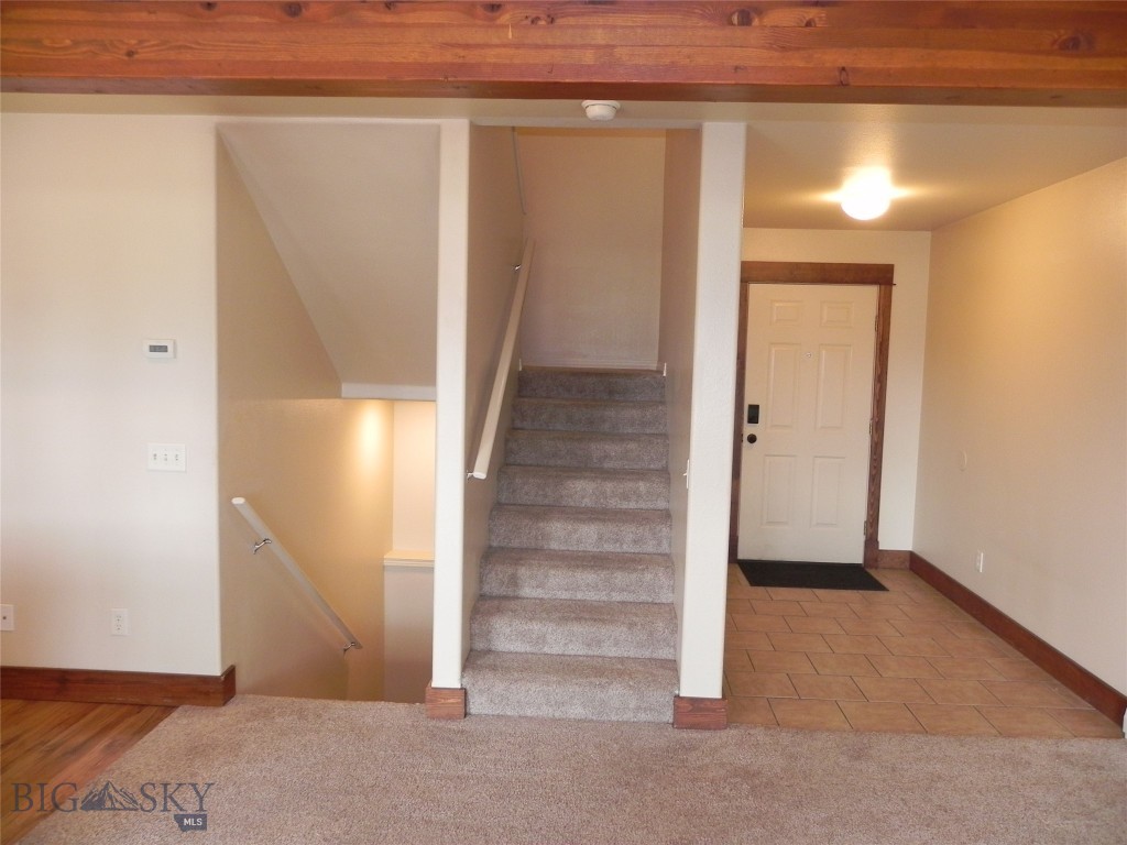 1125 N River Rock 3