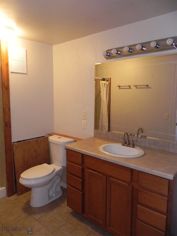 1125 N River Rock 3