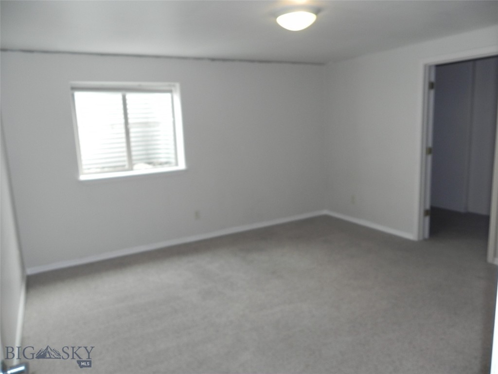 1125 N River Rock 3