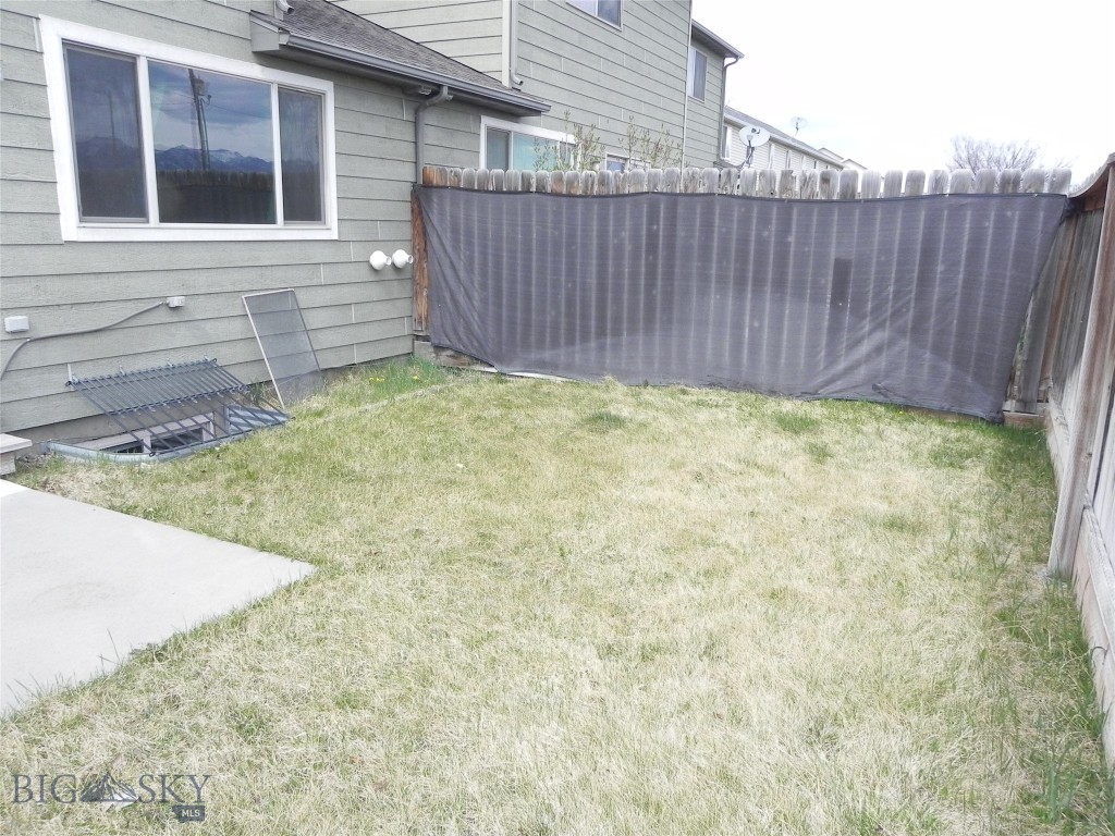 1125 N River Rock 3
