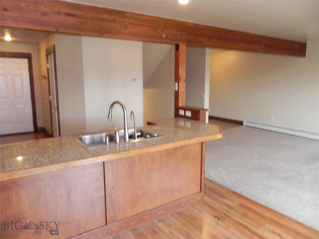 1125 N River Rock 3