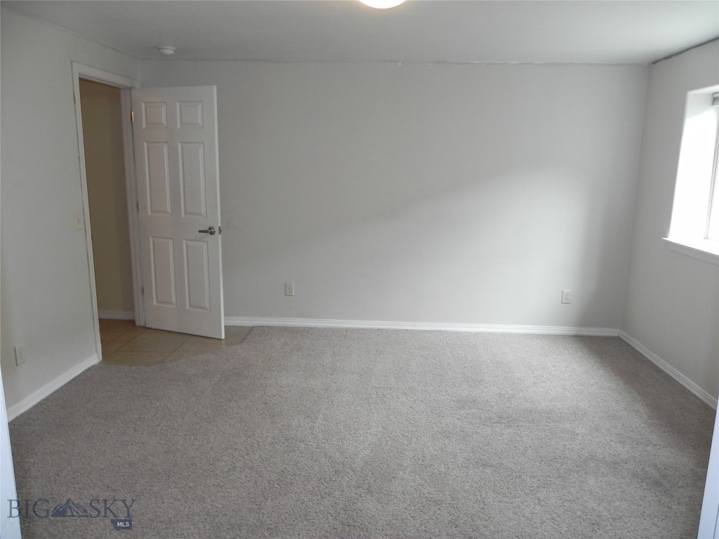 1125 N River Rock 3