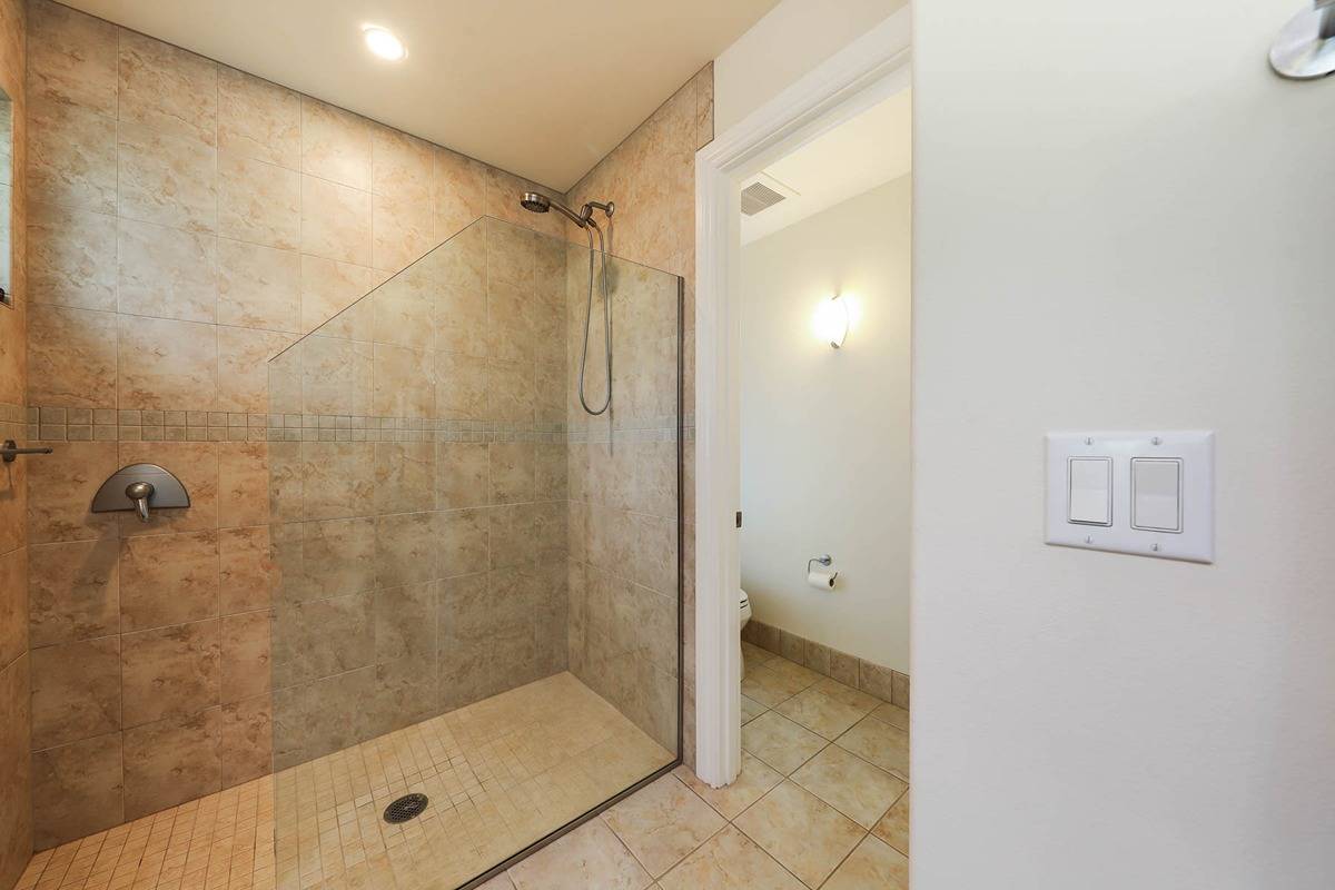 4100 QUEEN EMMA'S DR 13