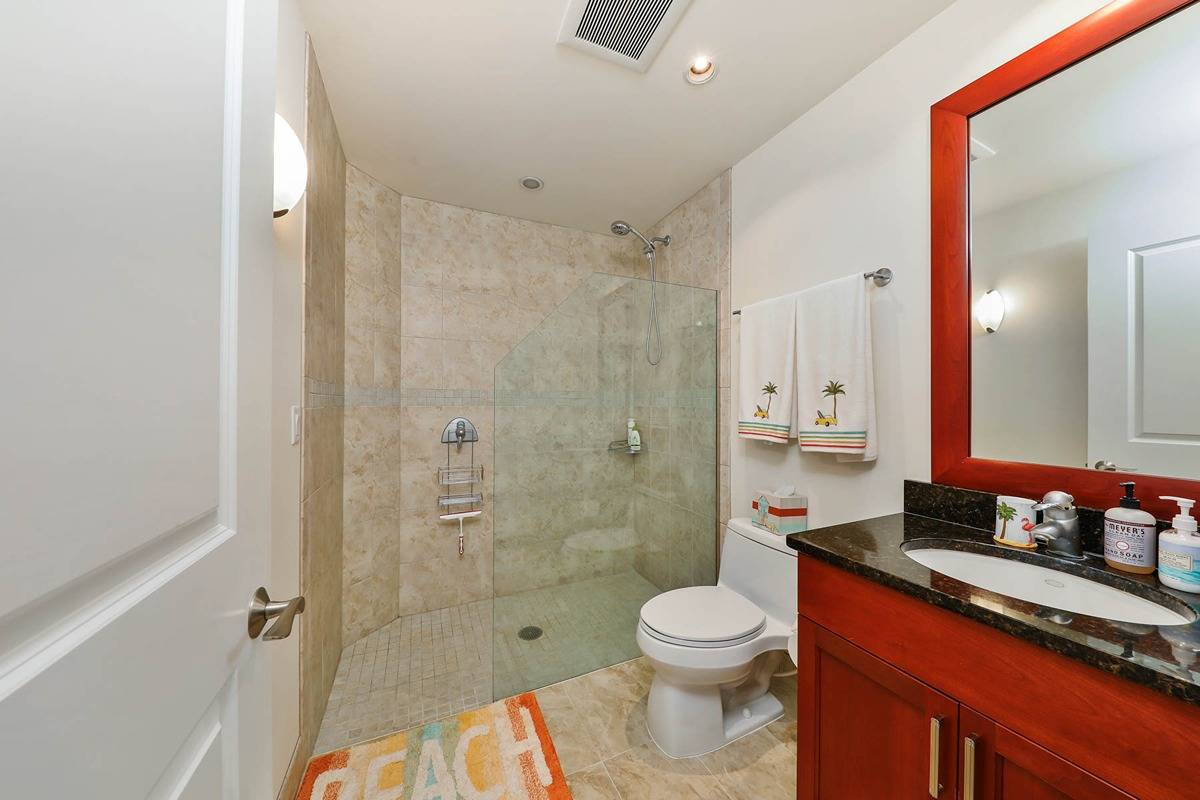 4100 QUEEN EMMA'S DR 13