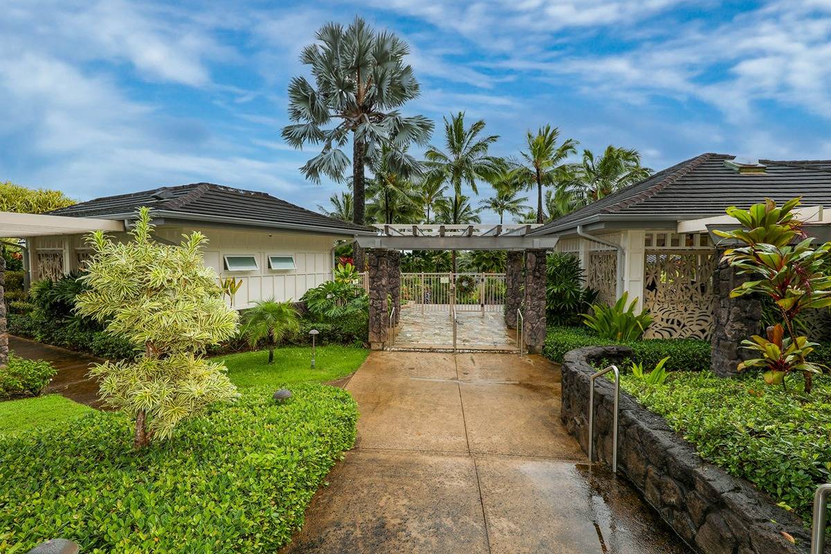 4100 QUEEN EMMA'S DR 13