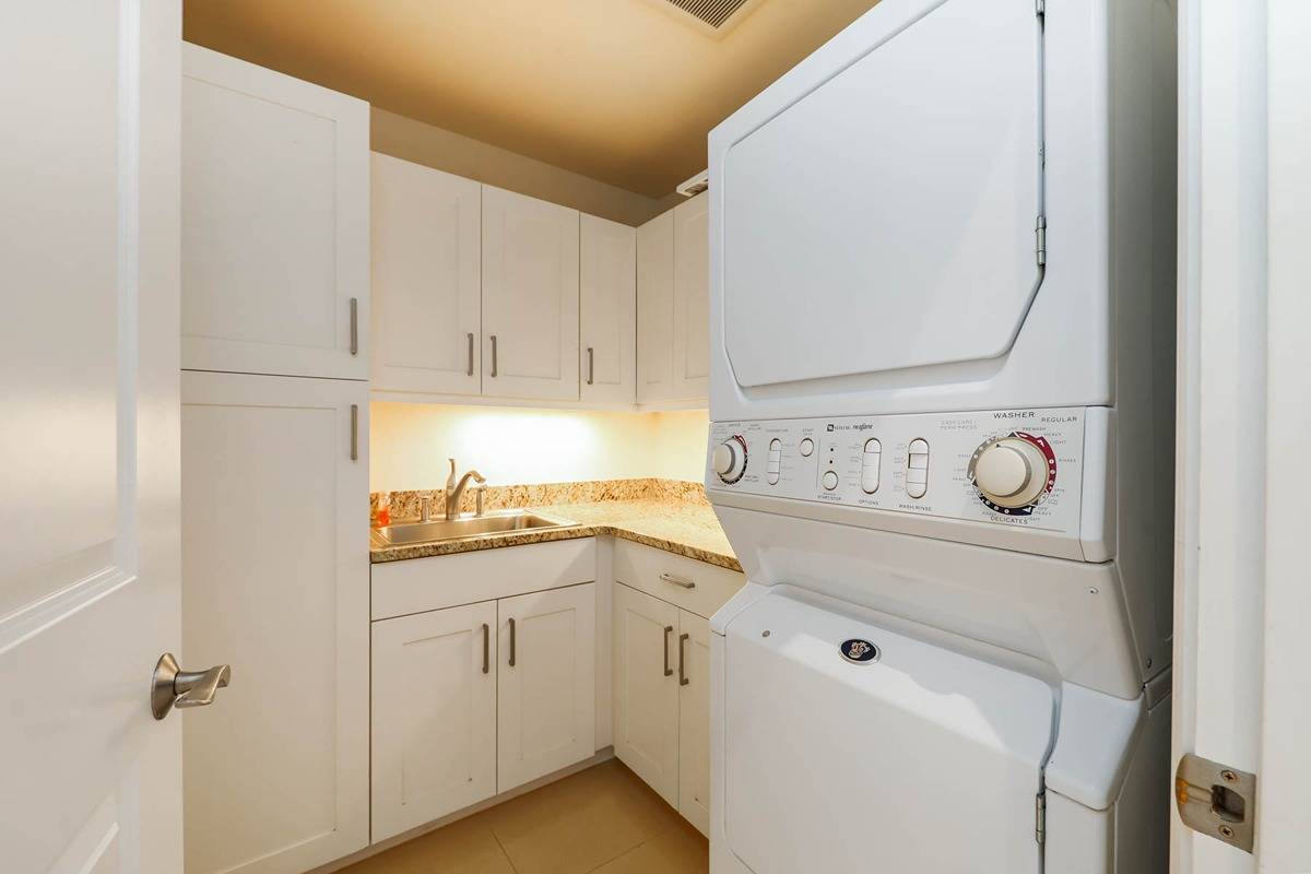 4100 QUEEN EMMA'S DR 13