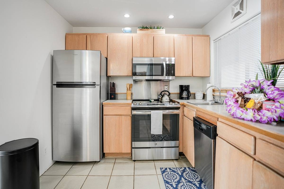 3700 KAMEHAMEHA RD B8
